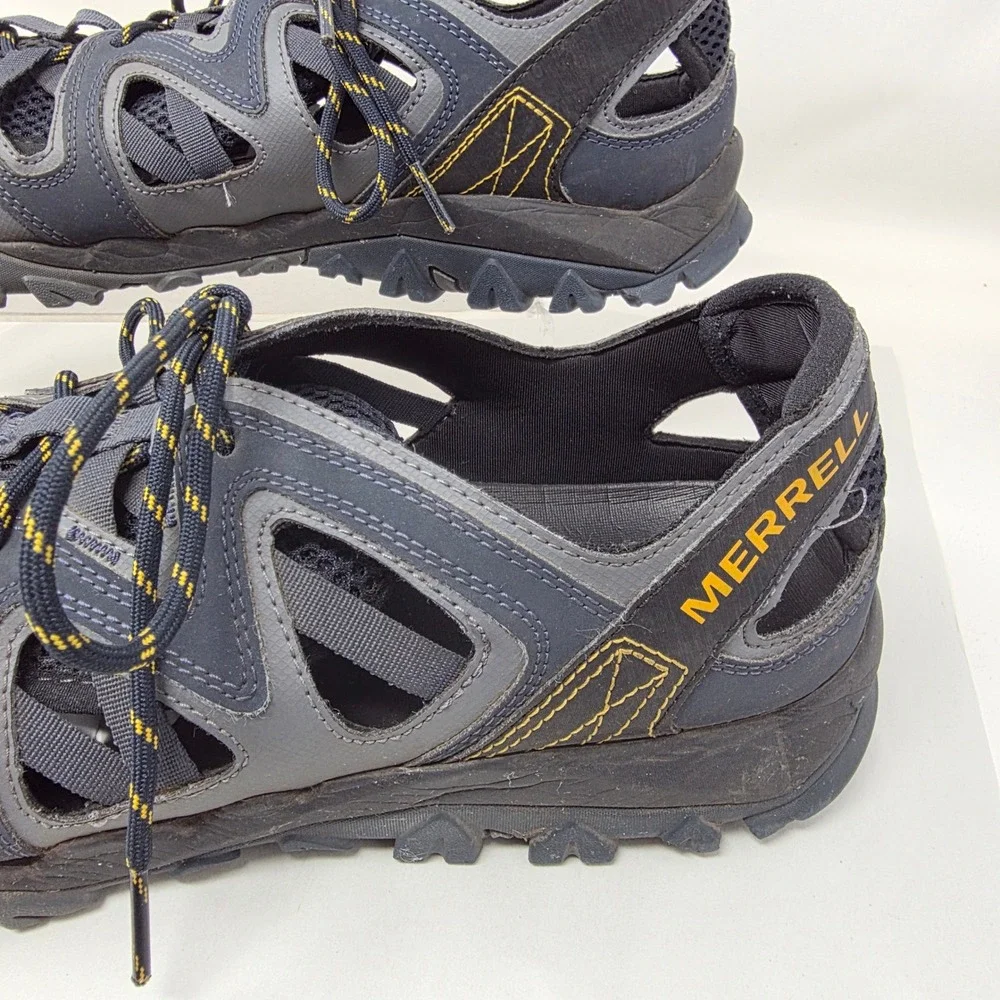 Merrell ships from